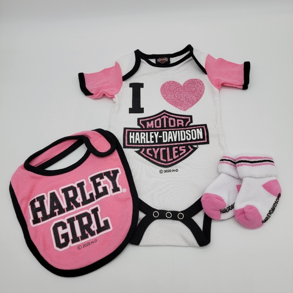 Pink Harley Davidson motorcycle diaper cake - Picture 9 of 15